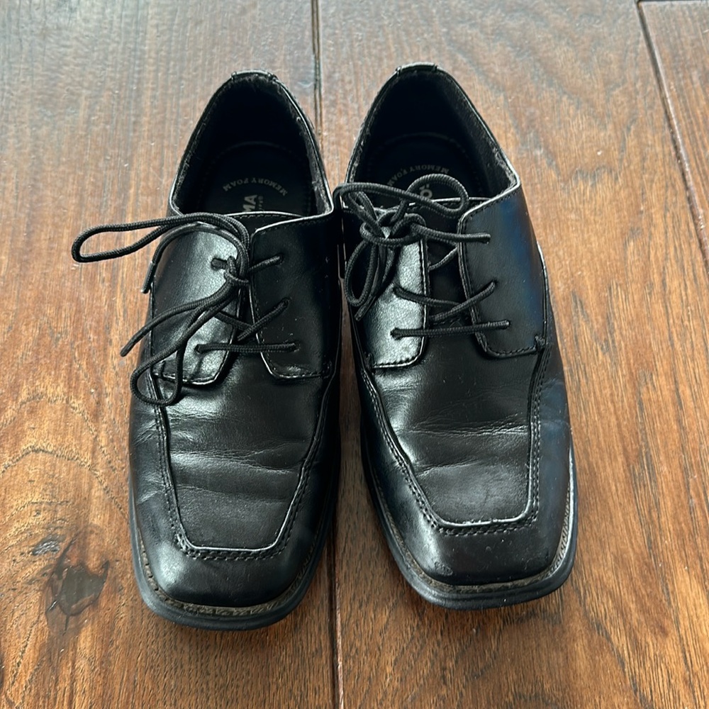 Sonoma Goods For Life® Boys' Dress Shoes size 1 Medium.